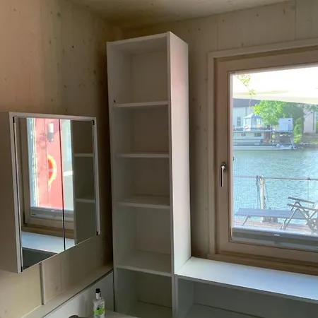 Waterside Living - Hausboot Båthotell